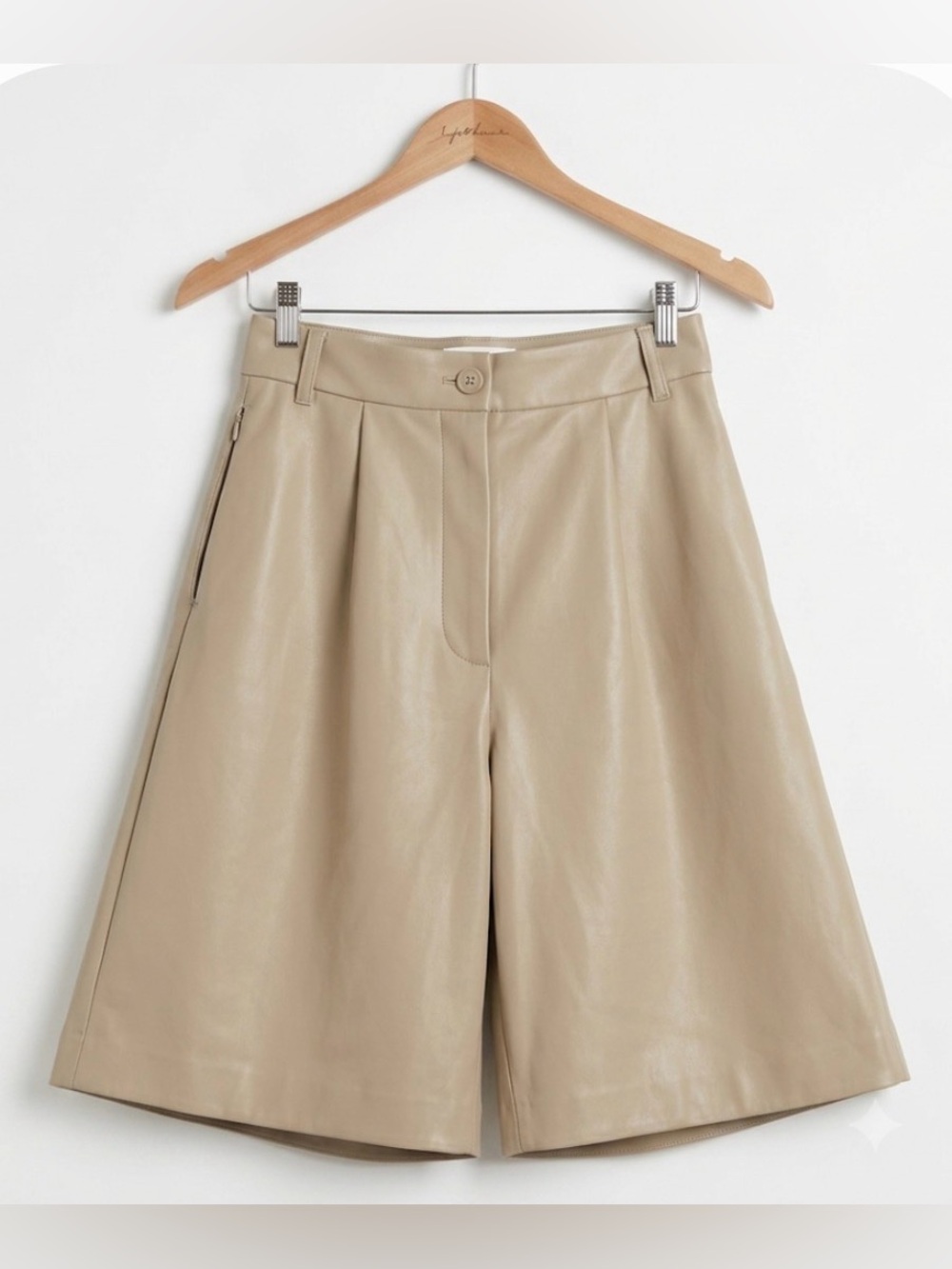 Oak + Fort Faux Leather Pleated Bermuda Shorts Size 6 Tan